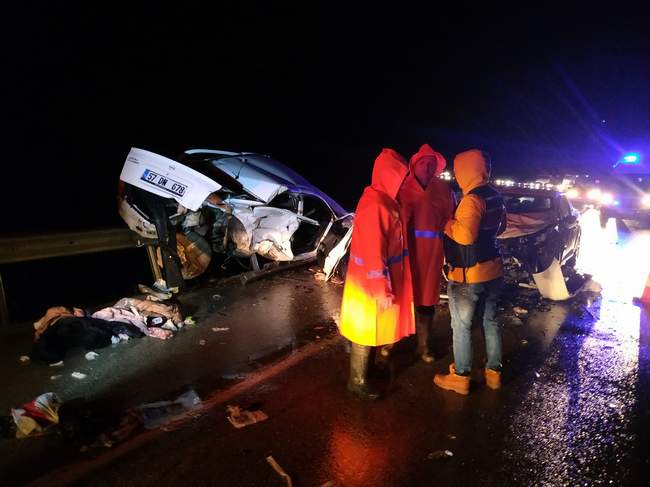 Sinop-Boyabat yolunda feci kaza: 4 ölü 6 yaralı