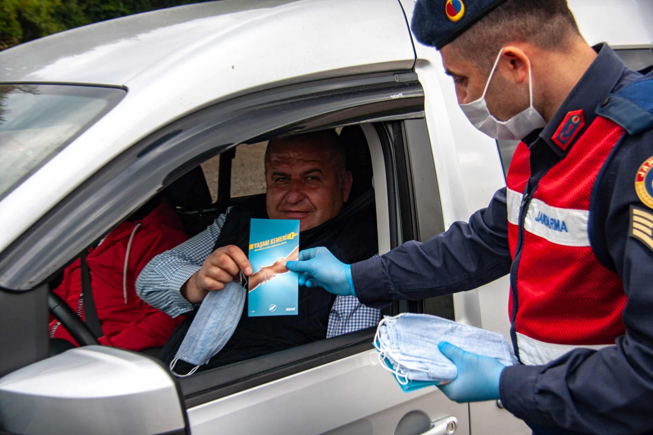 Ayancık'ta yılın trafik görevlisi ve yılın şoförü ödülleri sahiplerini buldu