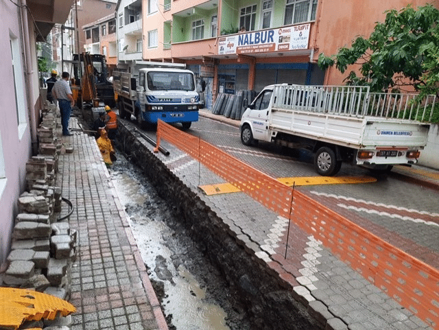 ELEKTRİK HATLARI YERALTINA ALINIYOR