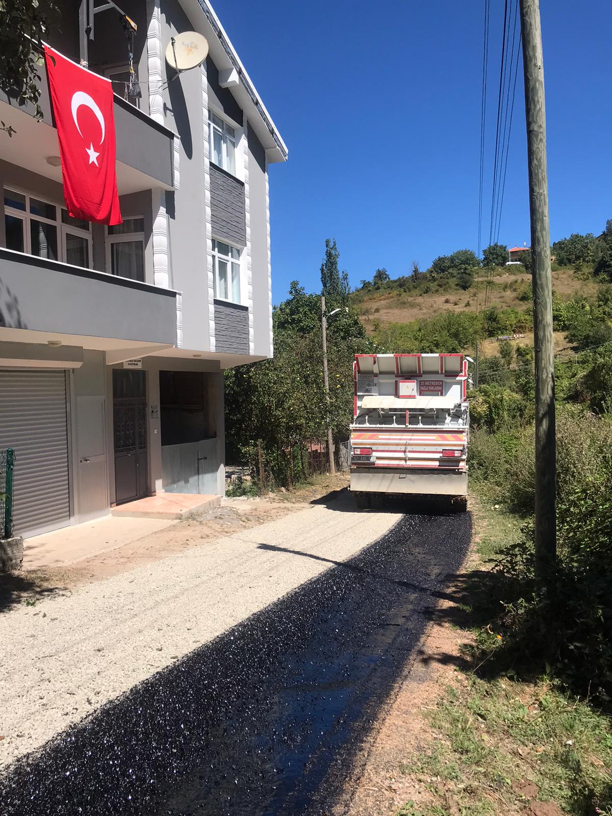 2 AYDA 170 KİLOMETRELİK YOL ASFALTLA BULUŞTURULDU