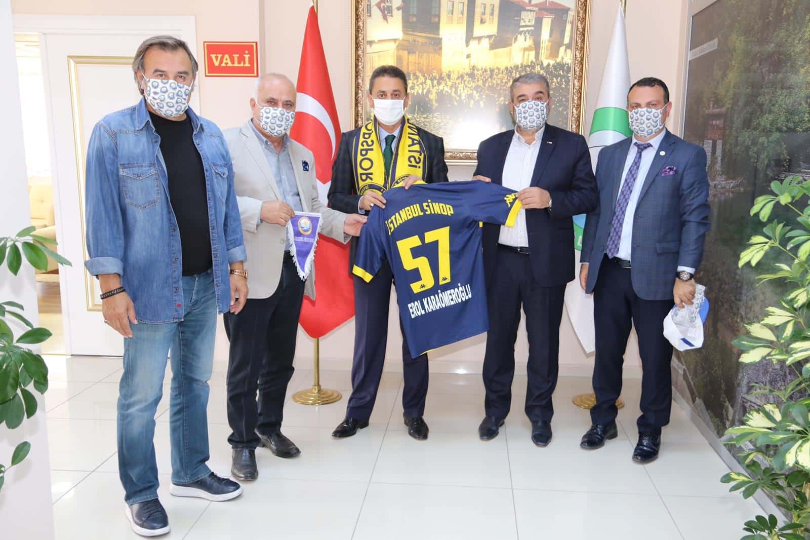 İSTANBUL SİNOP SPORDAN VALİ KARAÖMEROĞLU'NA ZİYARET