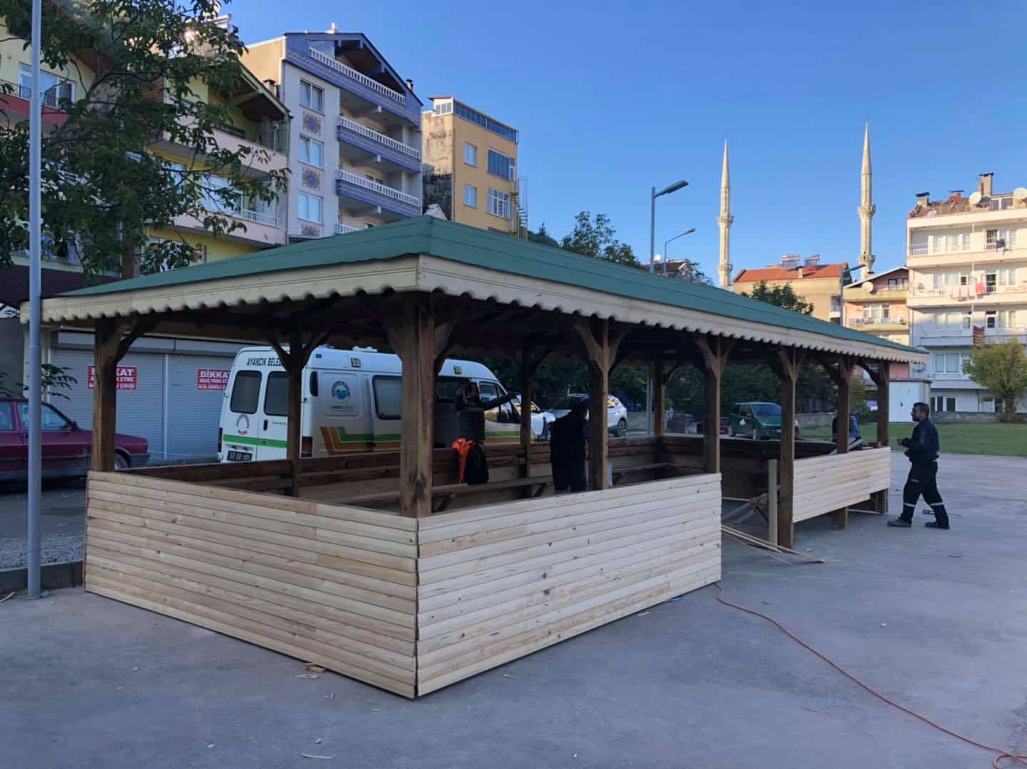 Aile Hekimliği Bahçesine Korunaklı Ahşap Pergola yapıldı