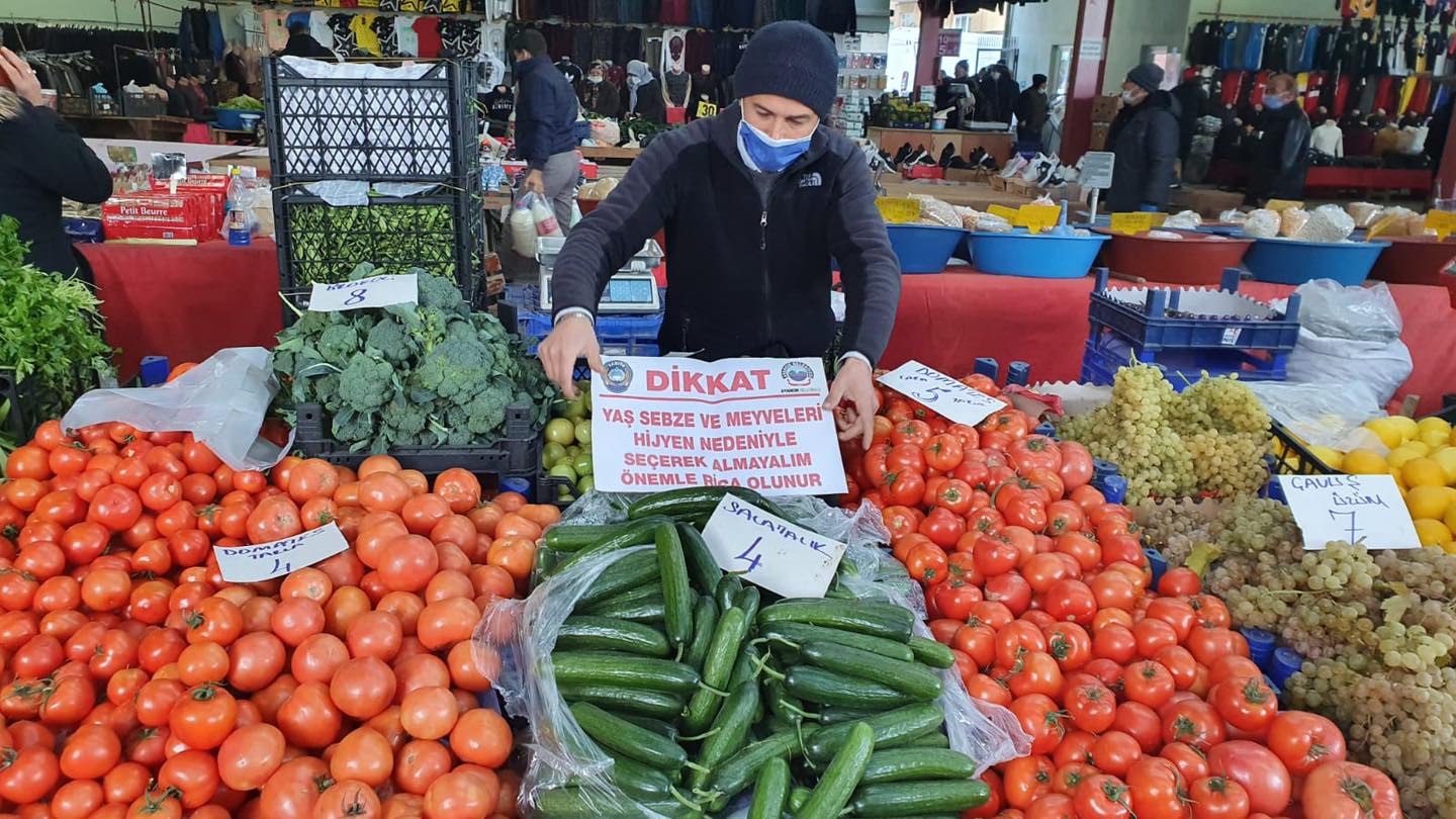 Ayancık Pazar Yeri Denetleniyor