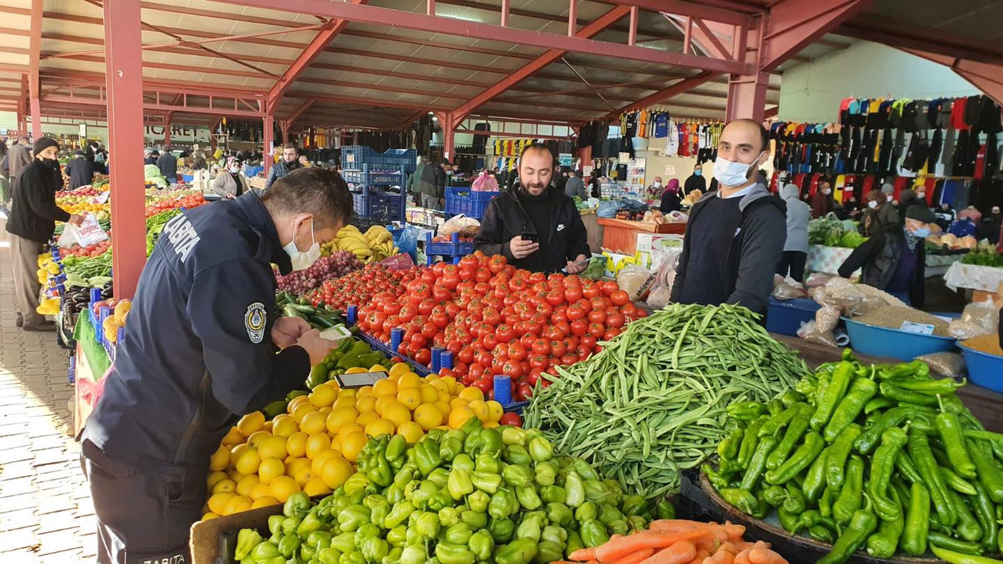 Ayancık Pazar Yeri Denetleniyor