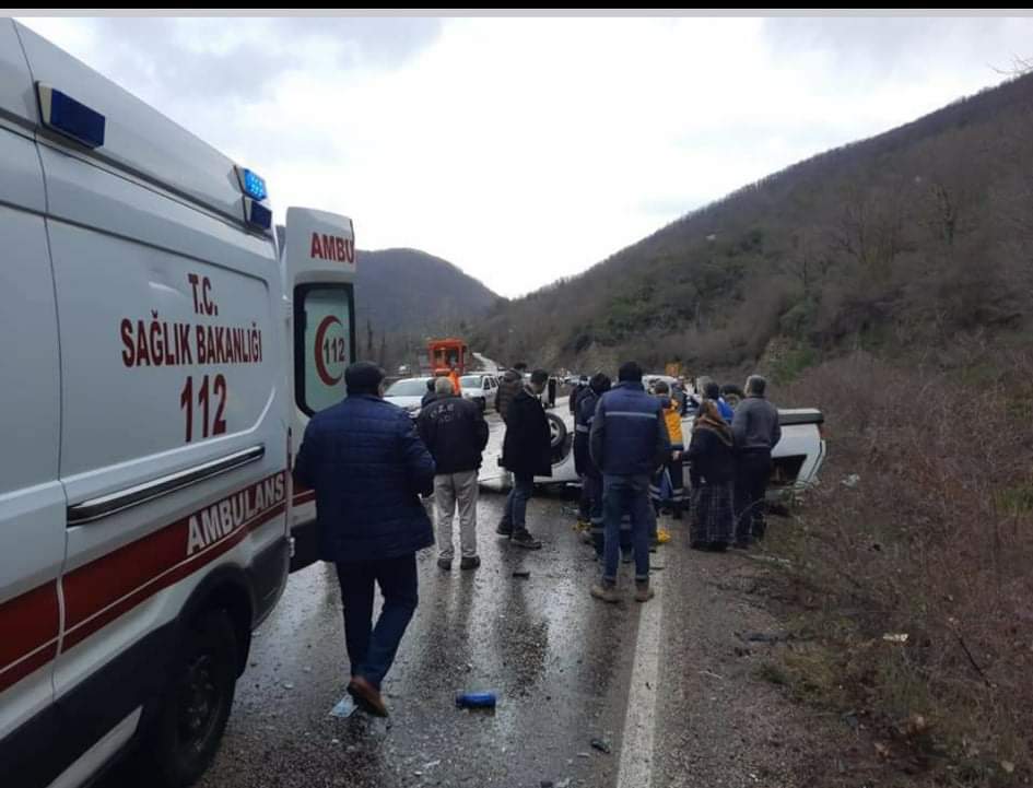 Ayancık İkisu'da Trafik Kazası