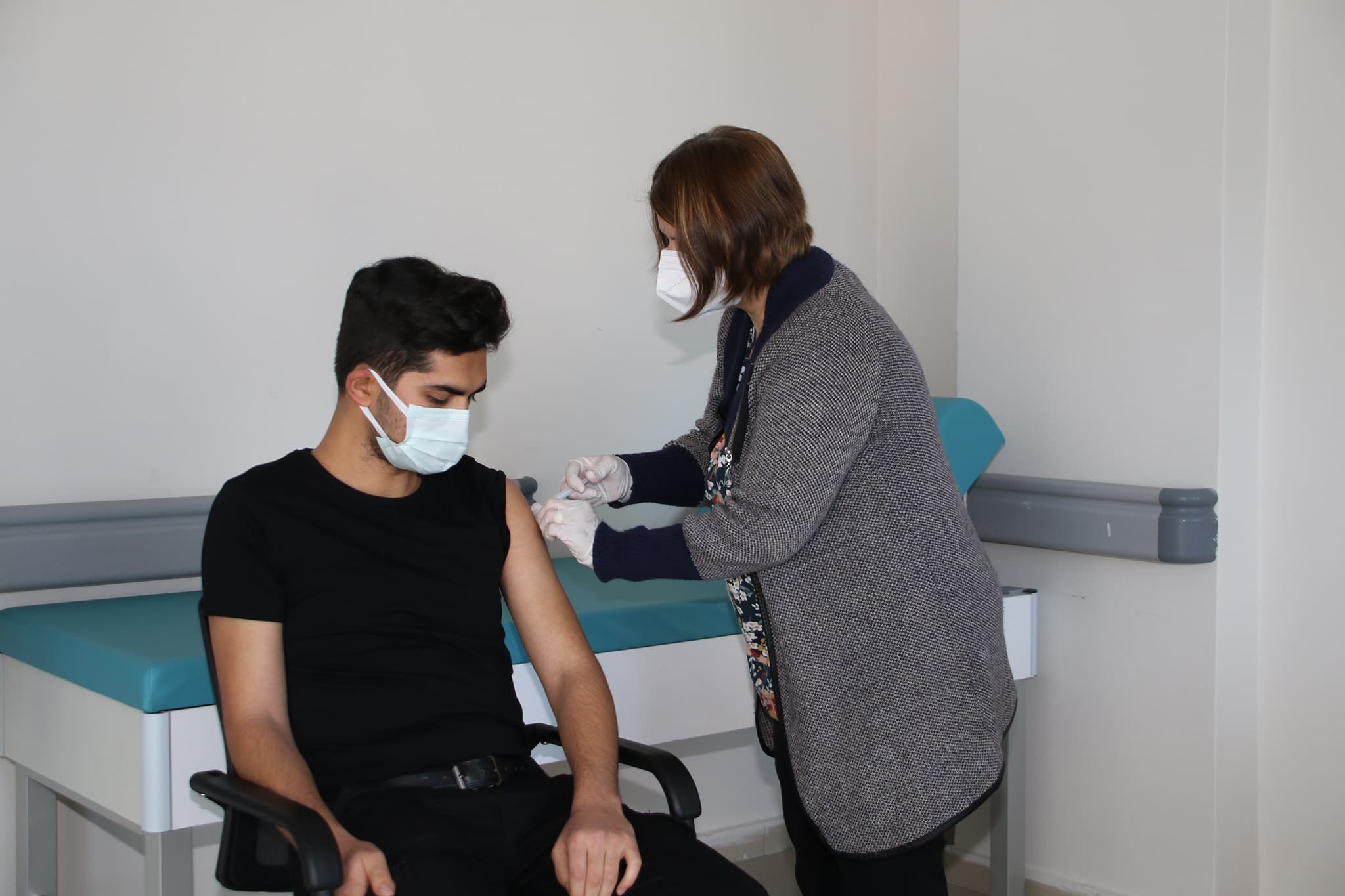 Sinop’ta sağlık çalışanlarına yönelik ikinci ve son doz aşı uygulamaları başladı
