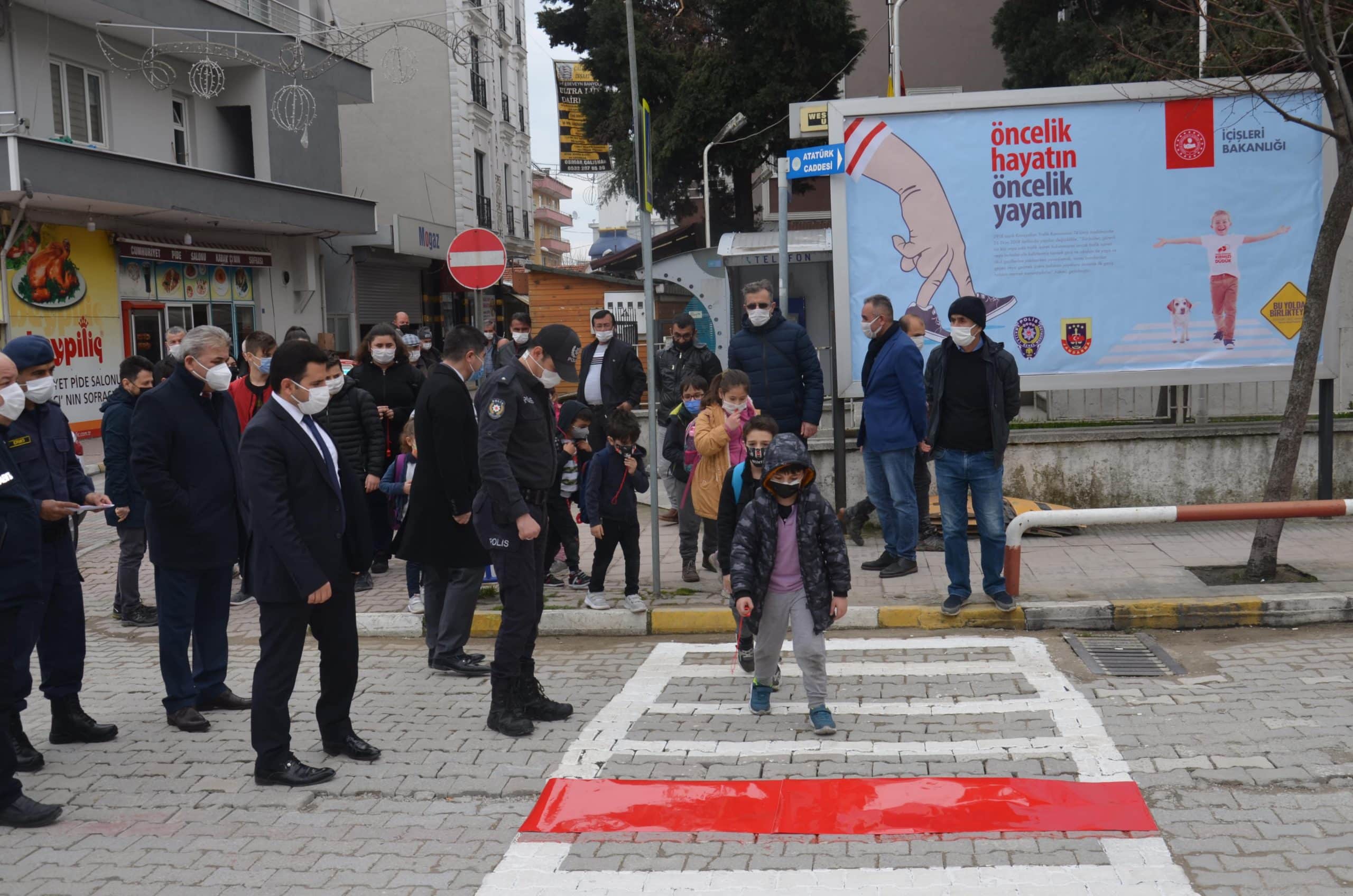 Ayancık’ta ''Yaya önceliği kırmızı çizgimizdir'' mesajı verildi