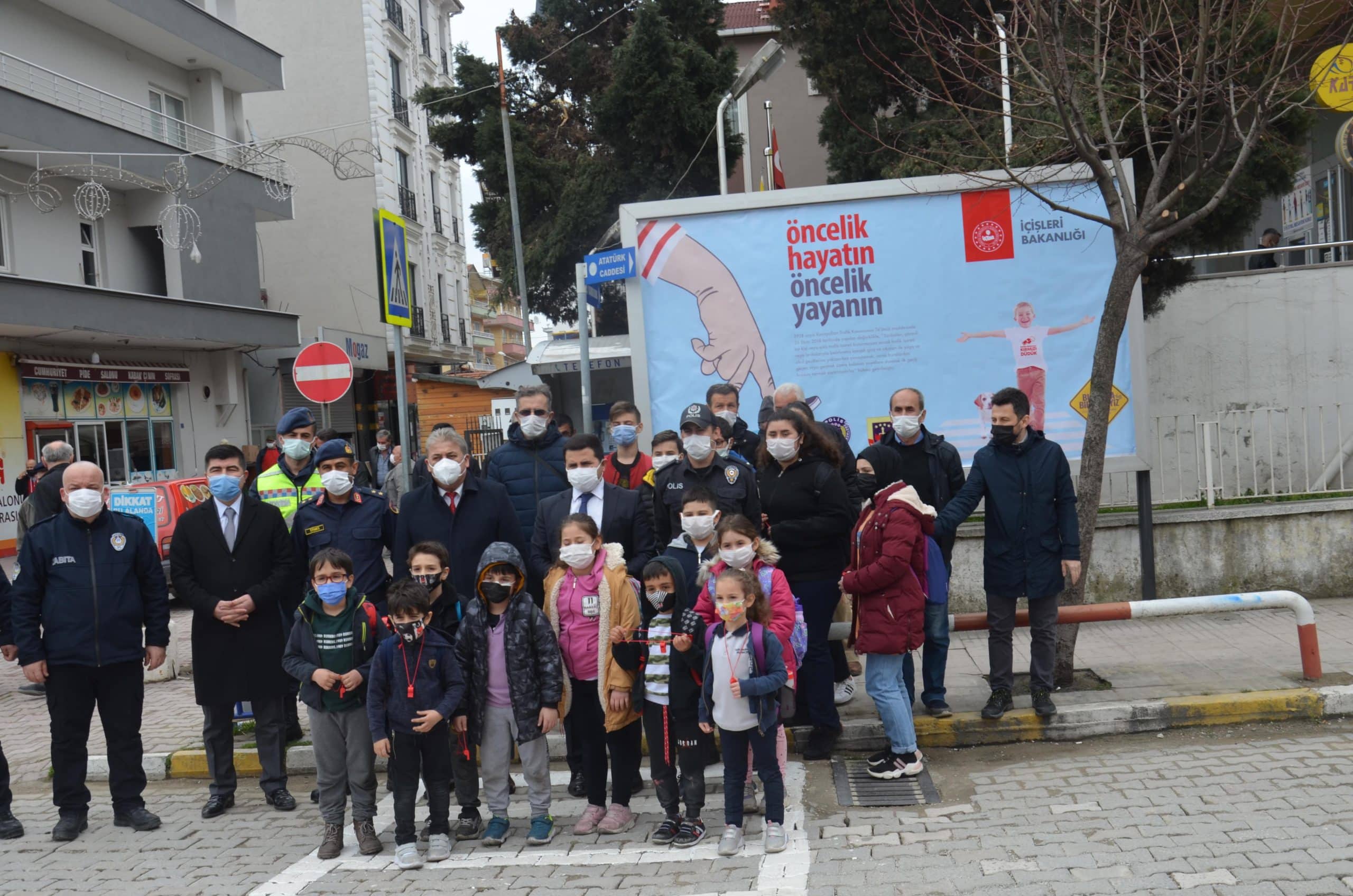 Ayancık’ta ''Yaya önceliği kırmızı çizgimizdir'' mesajı verildi