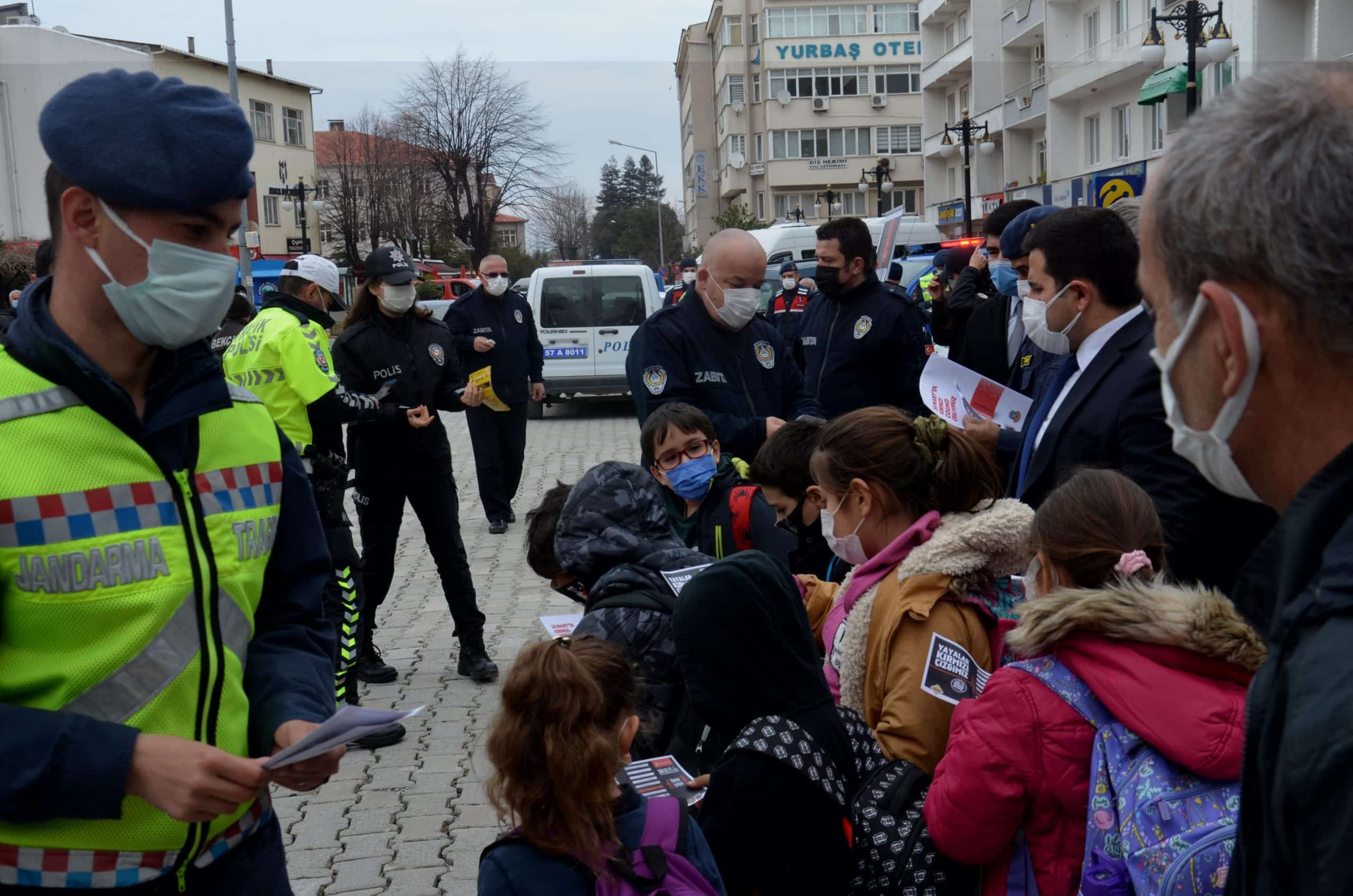 Ayancık’ta ''Yaya önceliği kırmızı çizgimizdir'' mesajı verildi