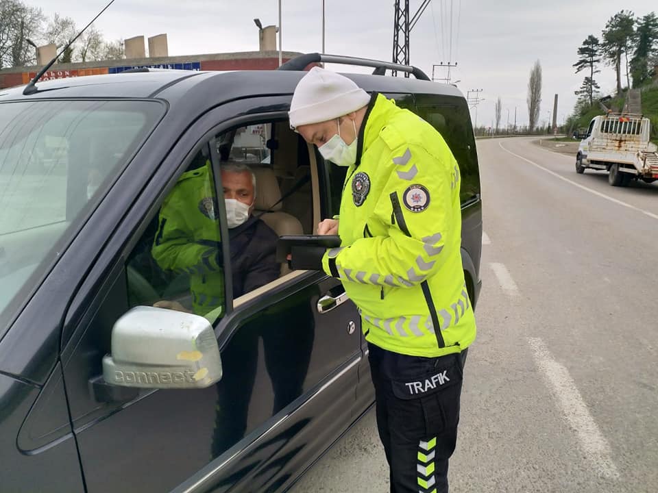 Tam kapanma öncesi Ayancık giriş-çıkışlarda denetimler sıkılaştı