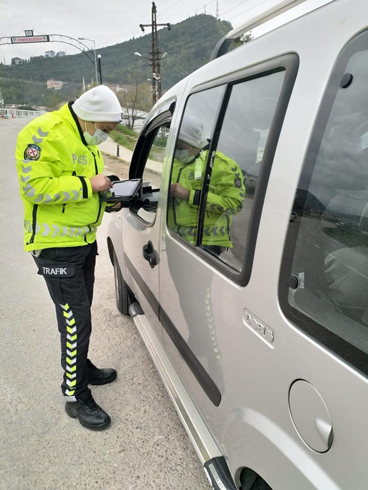 Tam kapanma öncesi Ayancık giriş-çıkışlarda denetimler sıkılaştı