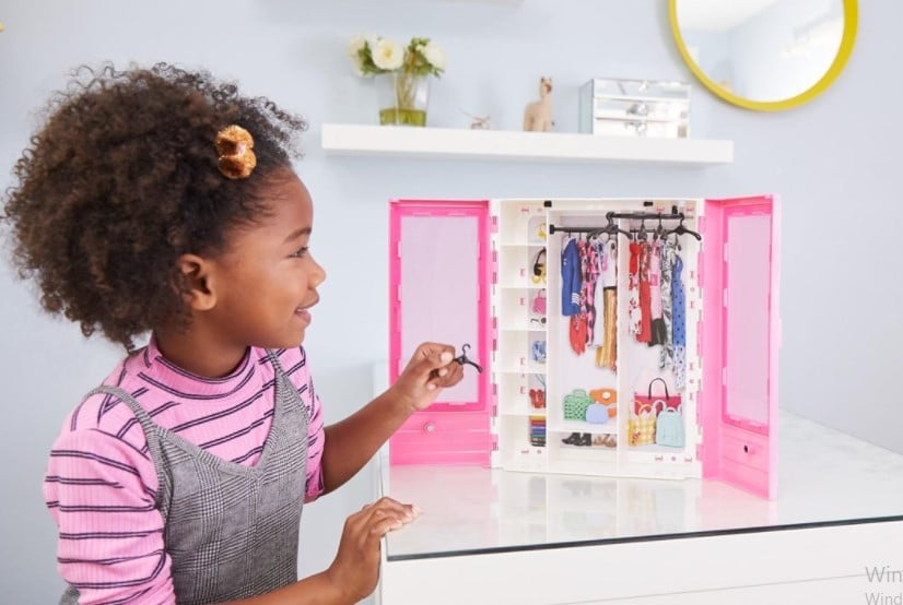 Barbie Bebeği Oyuncağı Çocukların Gelişimine Katkısı Nedir?
