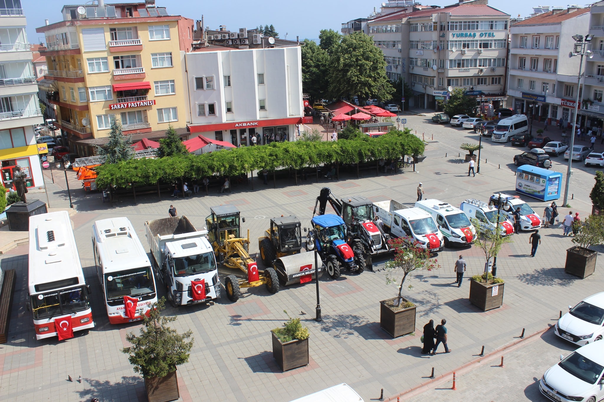 AYANCIK BELEDİYESİ'NİN YENİ ARAÇ VE İŞ MAKİNELERİ GÖREVE HAZIR