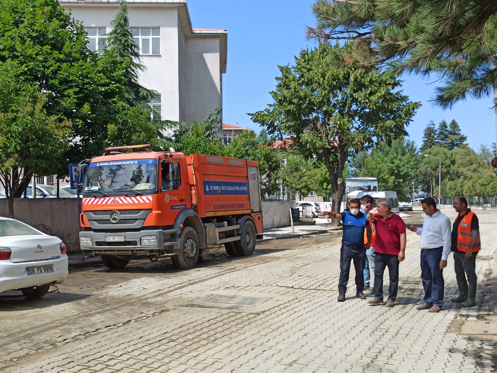 İlçe Merkezinde Temizlik Çalışmaları Devam Ediyor