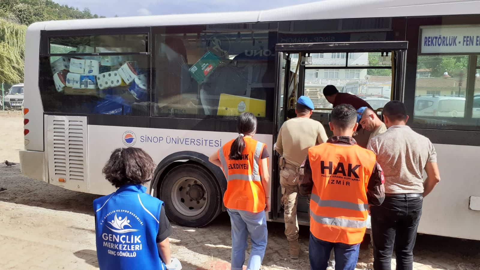 Sinop Üniversitesi'nden Ayancık’a Yardım Eli