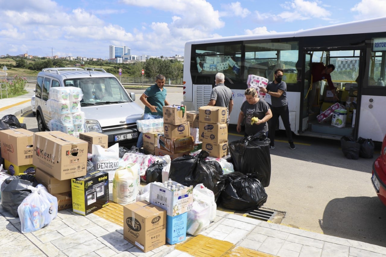 Sinop Üniversitesi'nden Ayancık’a Yardım Eli