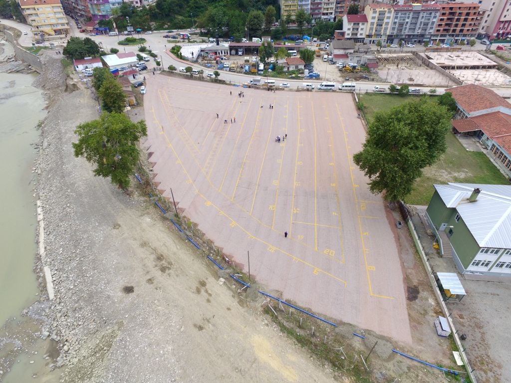 Cuma Günü Yeni Pazar Yerindeyiz