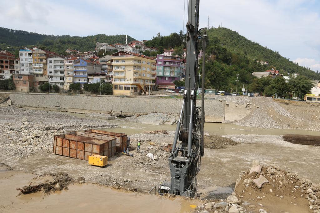 Bakan Karaismailoğlu Ayancık'ta