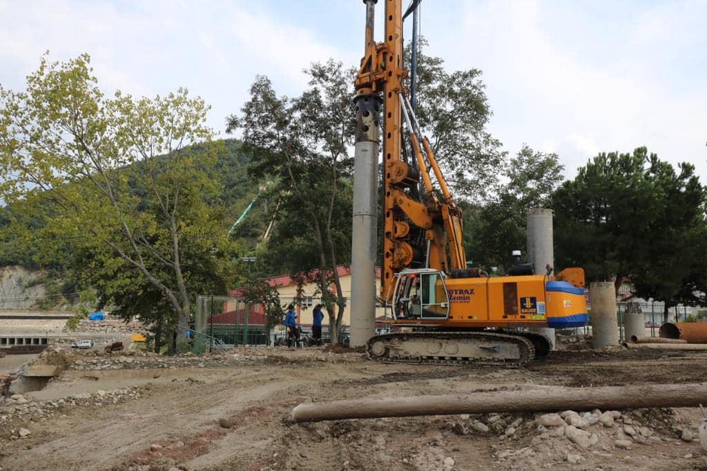 Bakan Karaismailoğlu Ayancık'ta