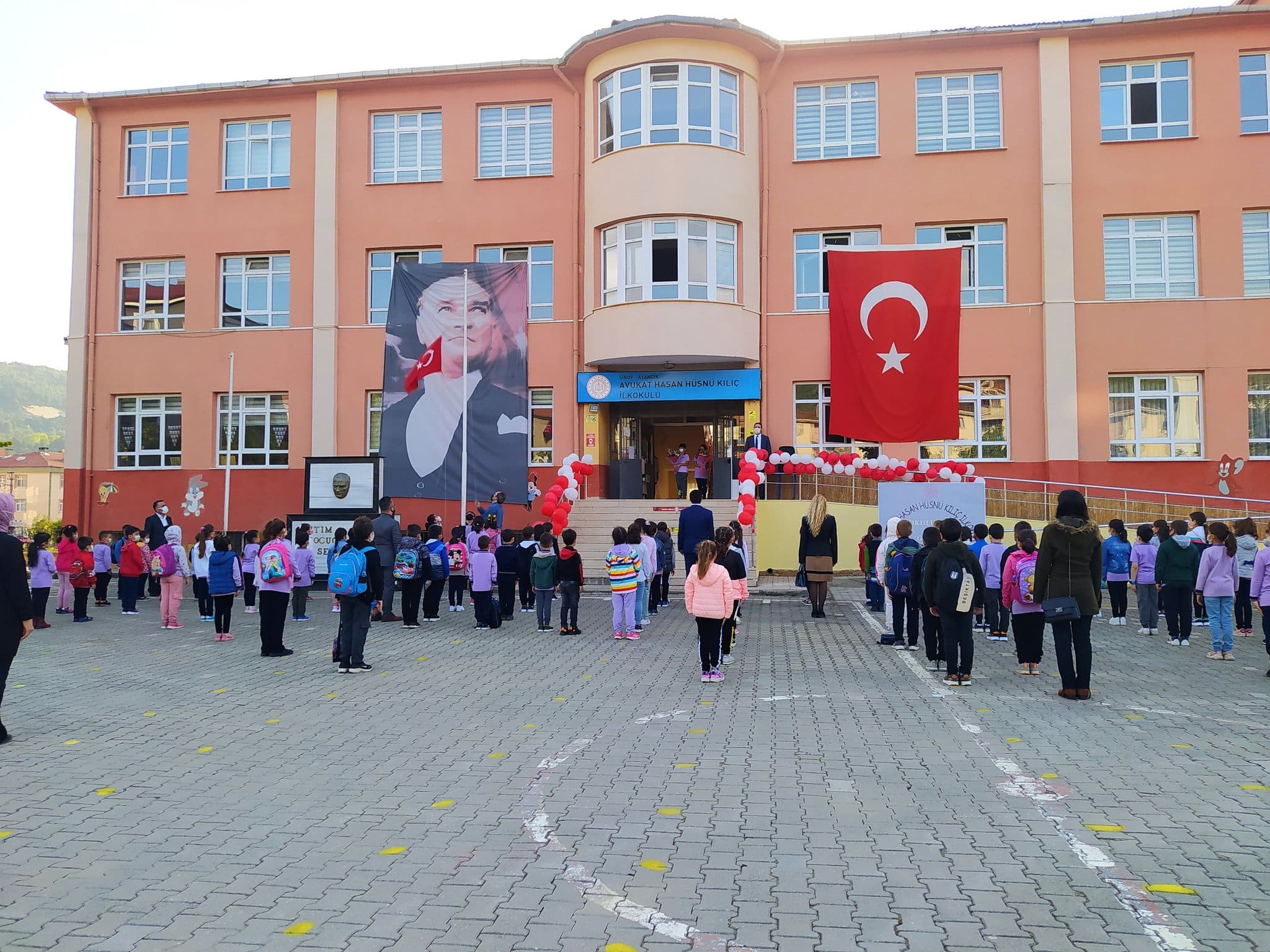 Ayancık'ta ders zili çaldı