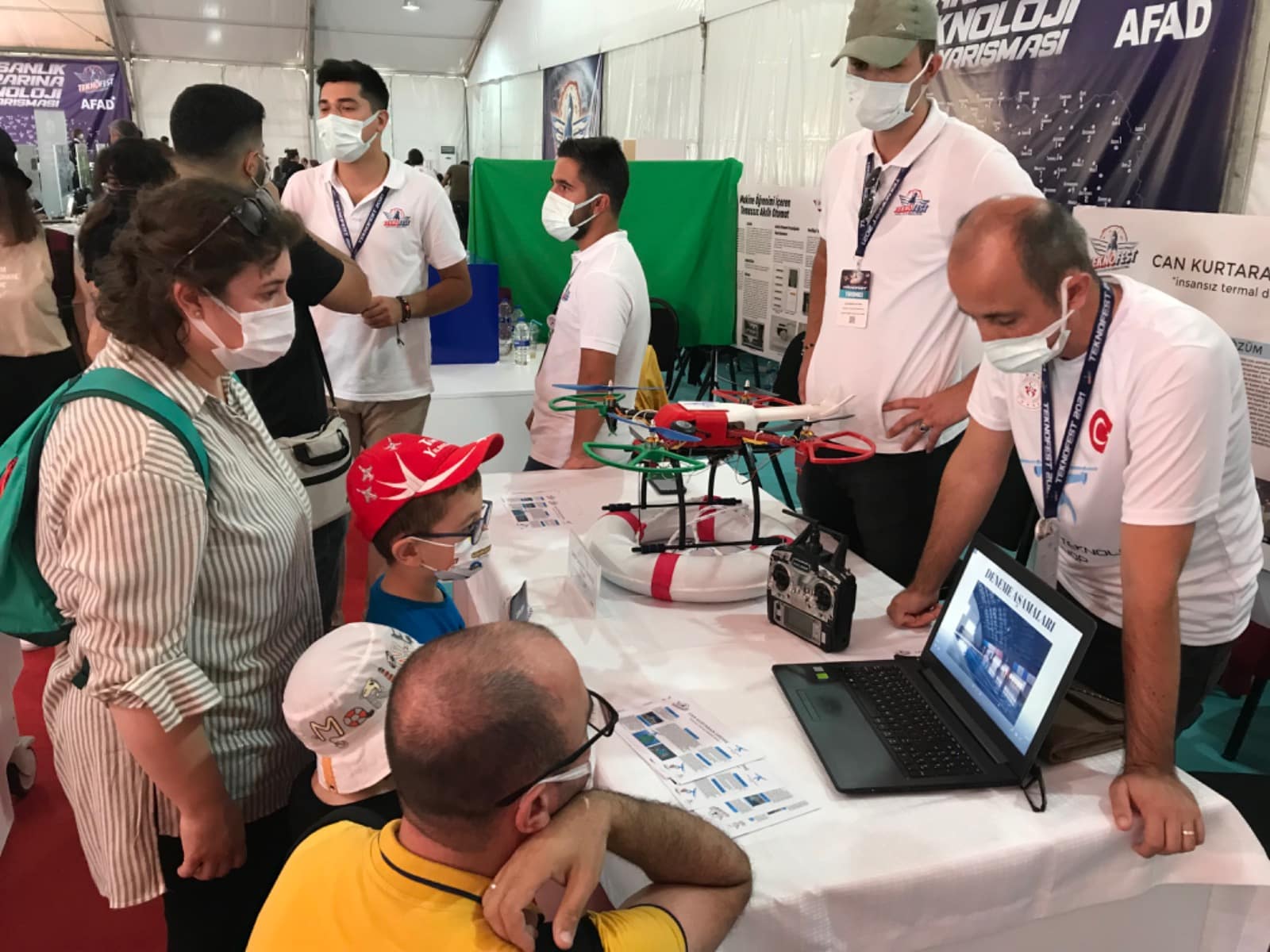 SİNOPLU GENÇLER TASARLADIKLARI ‘CANKURTARAN DRONLA’ TEKNOFESTTE YARIŞIYOR