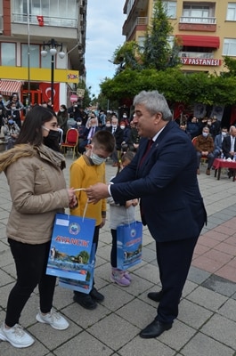 AYANCIK'TA 29 EKİM CUMHURİYET BAYRAMI COŞKUYLA KUTLANDI