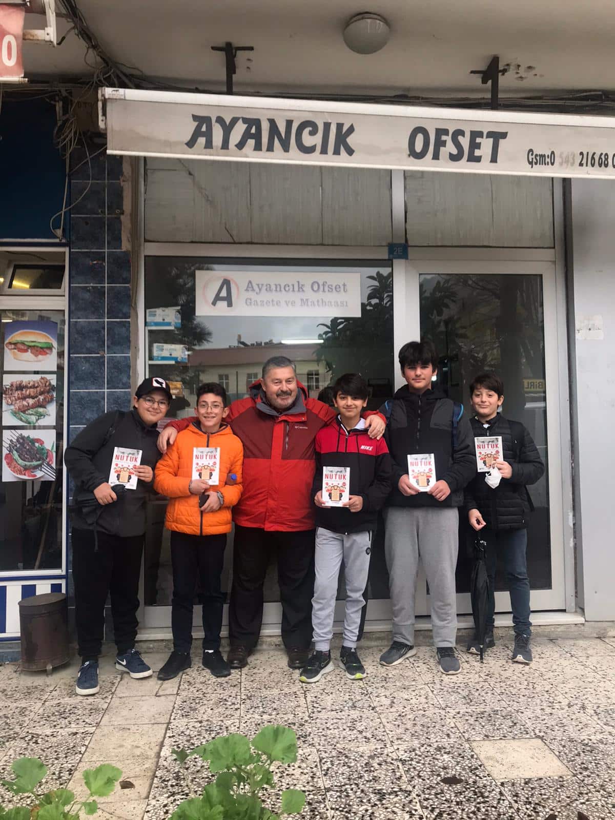 Ayancık ADD Şubesi Nutuk Dağıtıyor