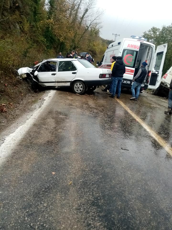 Ayancık Türkeli Yolunda Kaza