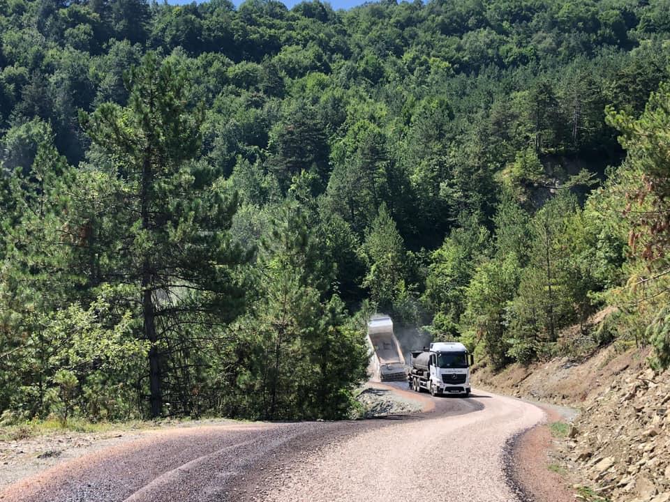 230 KM KÖY YOLU ASFALTLA BULUŞTURULDU