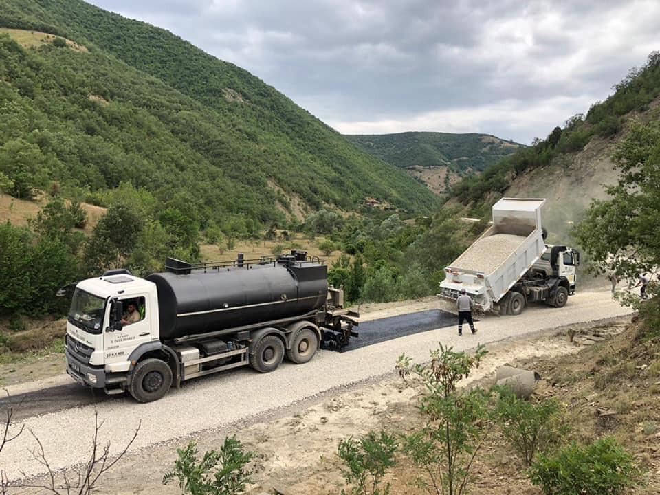 230 KM KÖY YOLU ASFALTLA BULUŞTURULDU