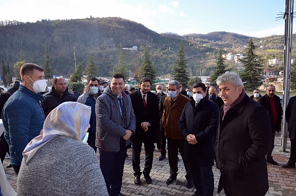 Ayancık'ta Trabzon Ekmek Fırını ve Şarküteri Hizmete Girdi