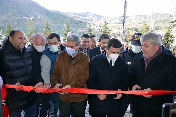 Ayancık'ta Trabzon Ekmek Fırını ve Şarküteri Hizmete Girdi