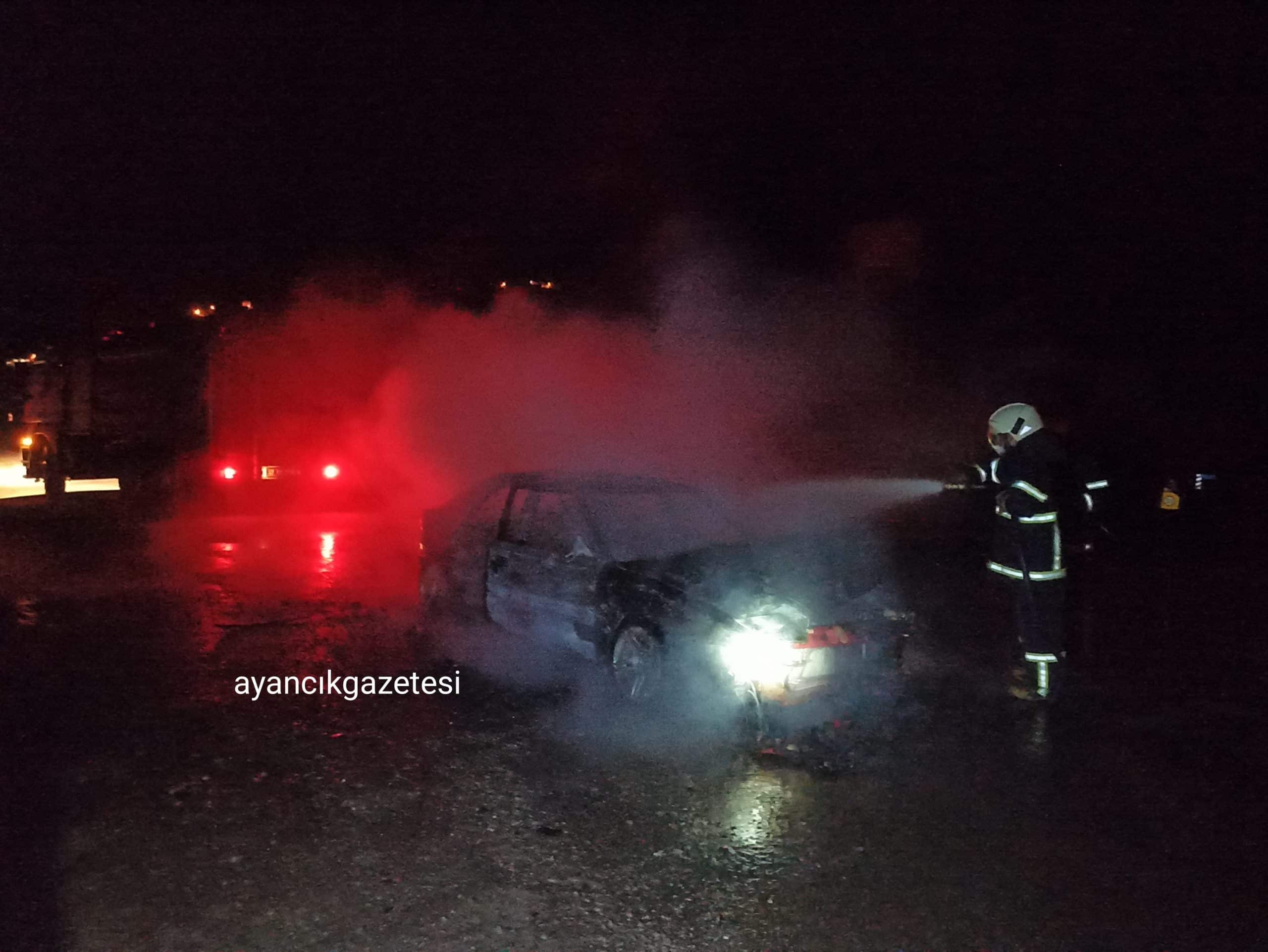 AYANCIK'TA ARAÇ ALEV ALDI