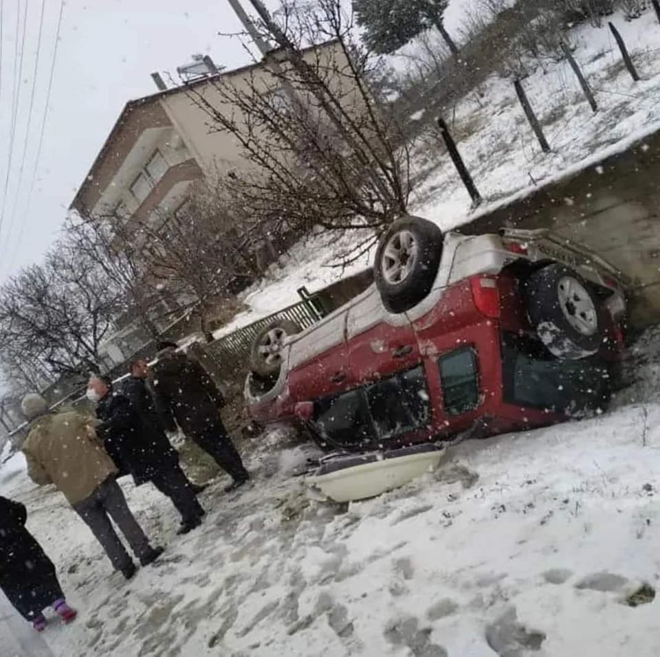 Ayancık Türkeli Yolunda Kaza