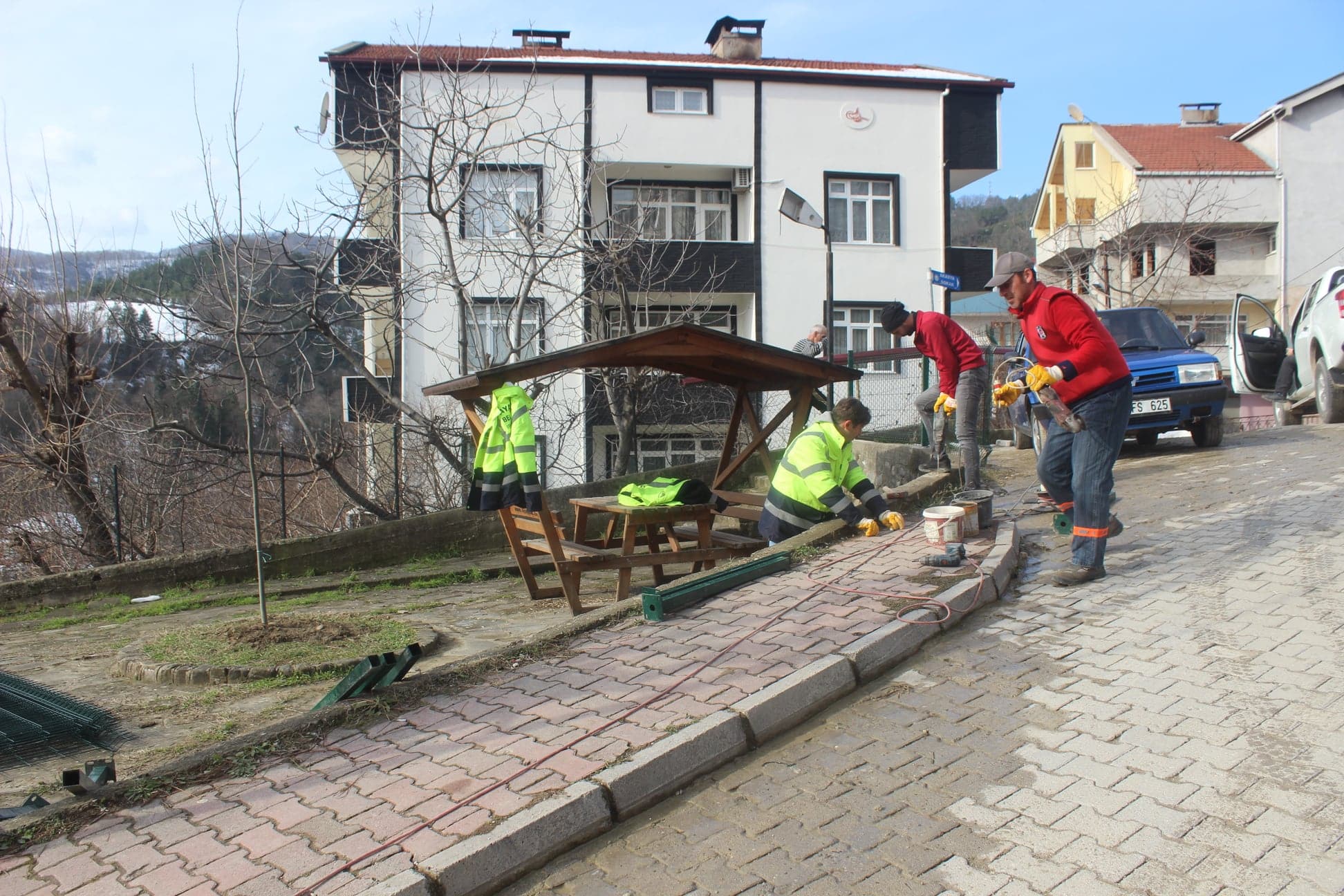 Ayancık'ta Çocuk Parkları Onarılıyor