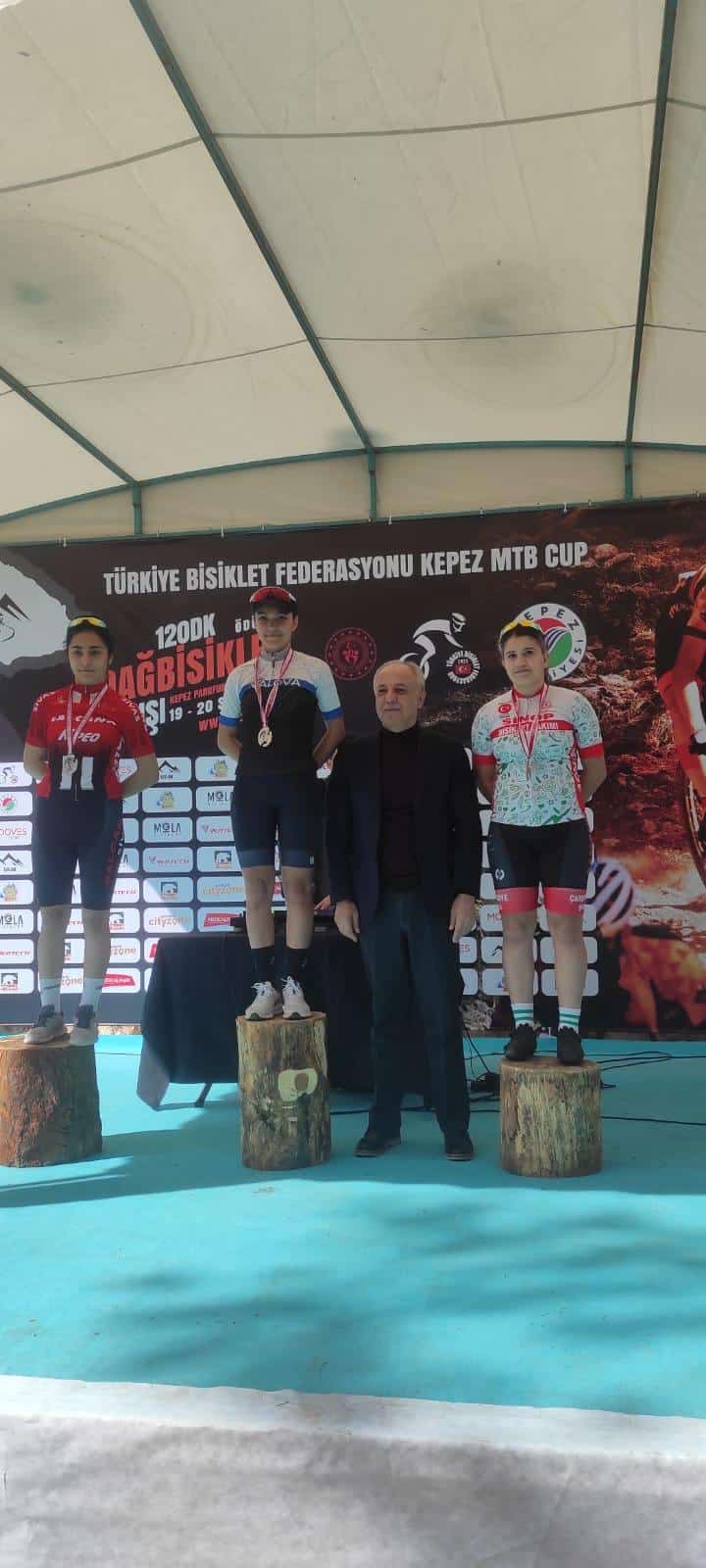 Sinop Dağ Bisikleti Yarışlarından 4 Madalya Aldı