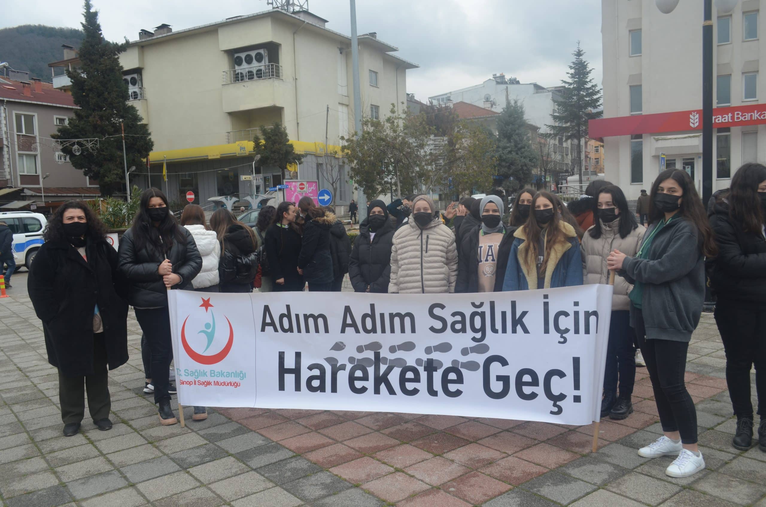 AYANCIK’TA “ SAĞLIKLI BESLENME VE TUZA DİKKAT” YÜRÜYÜŞÜ