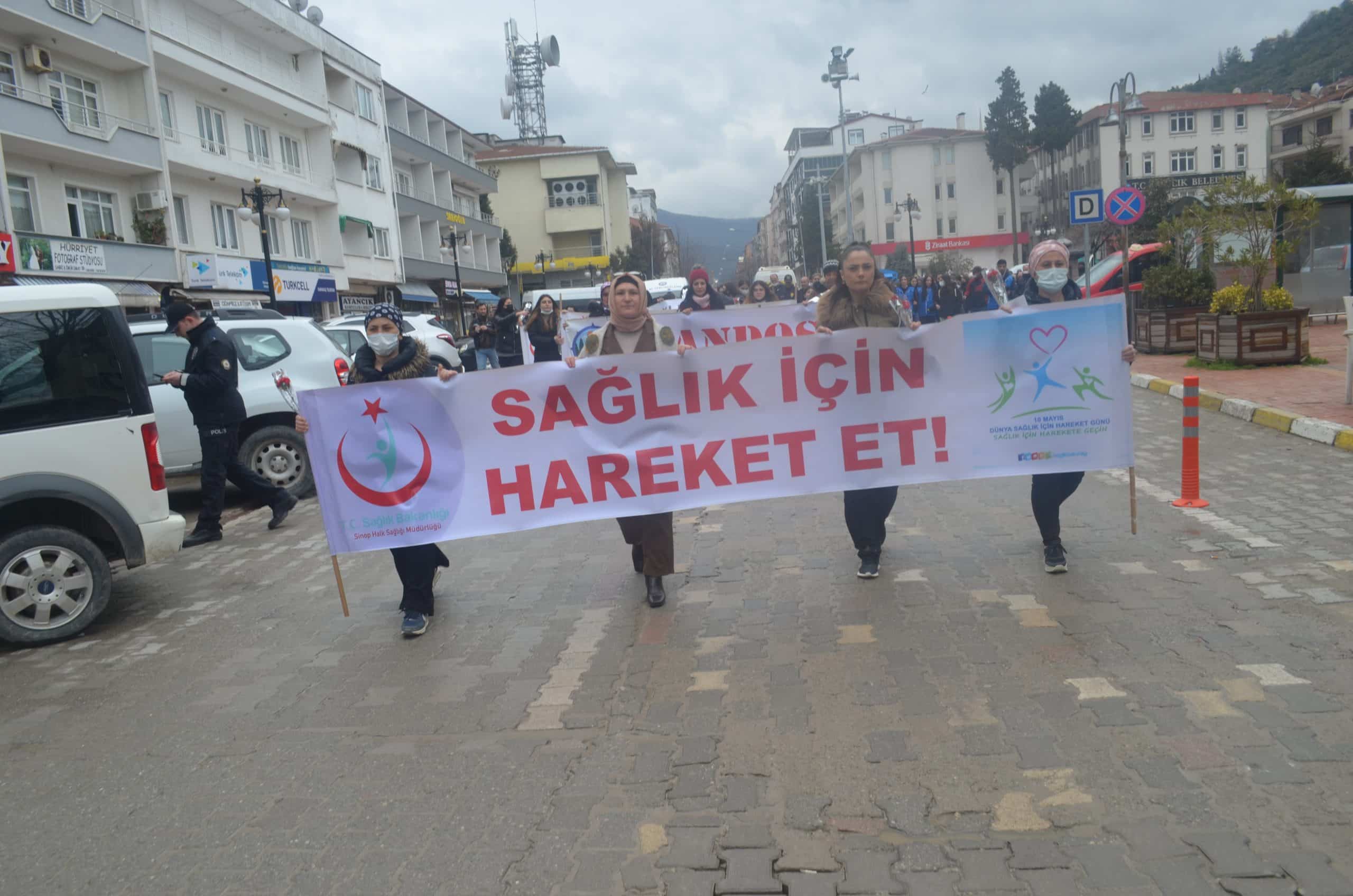 AYANCIK’TA “ SAĞLIKLI BESLENME VE TUZA DİKKAT” YÜRÜYÜŞÜ