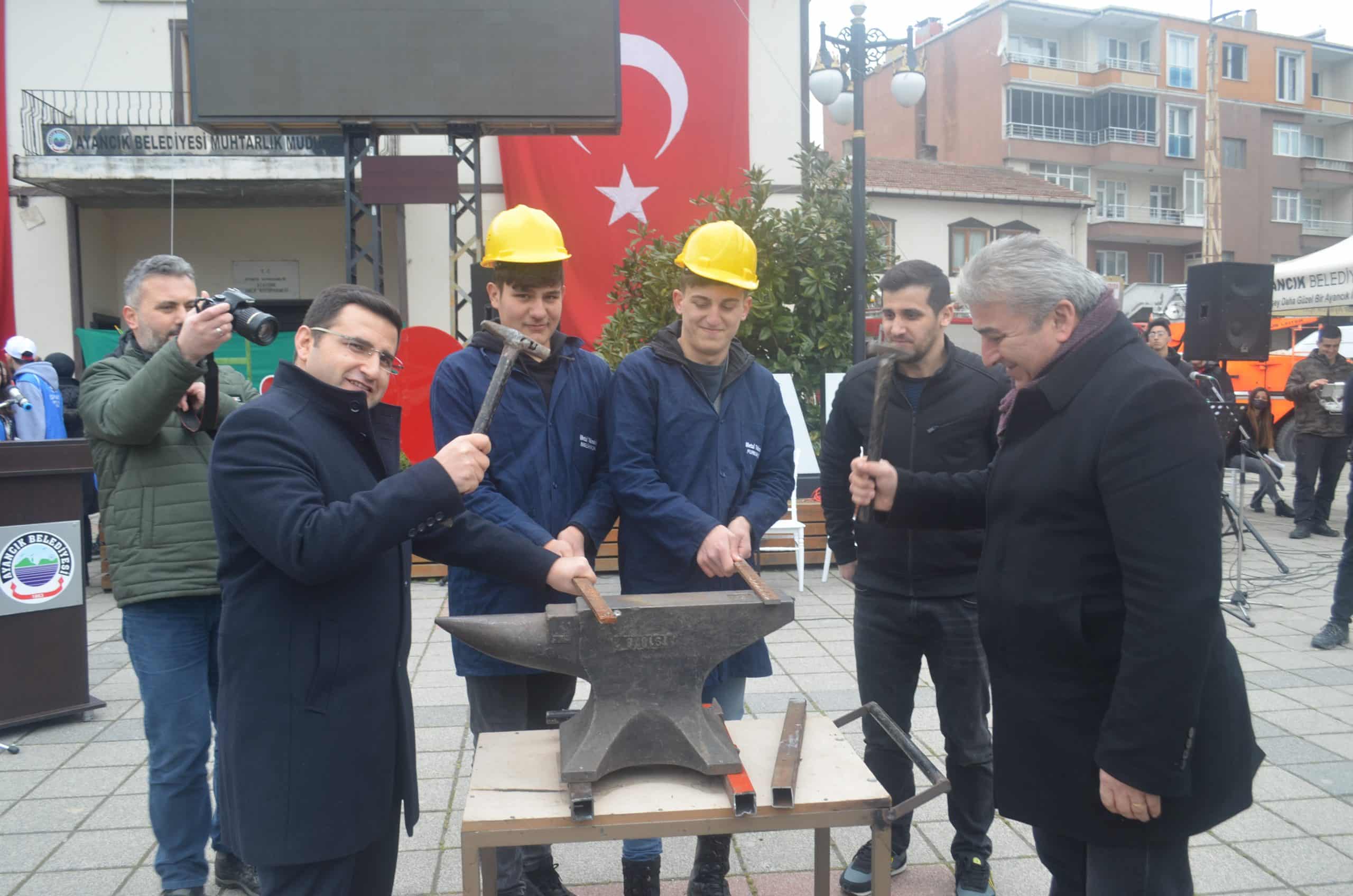 Ayancık'ta Nevruz ateşi yandı