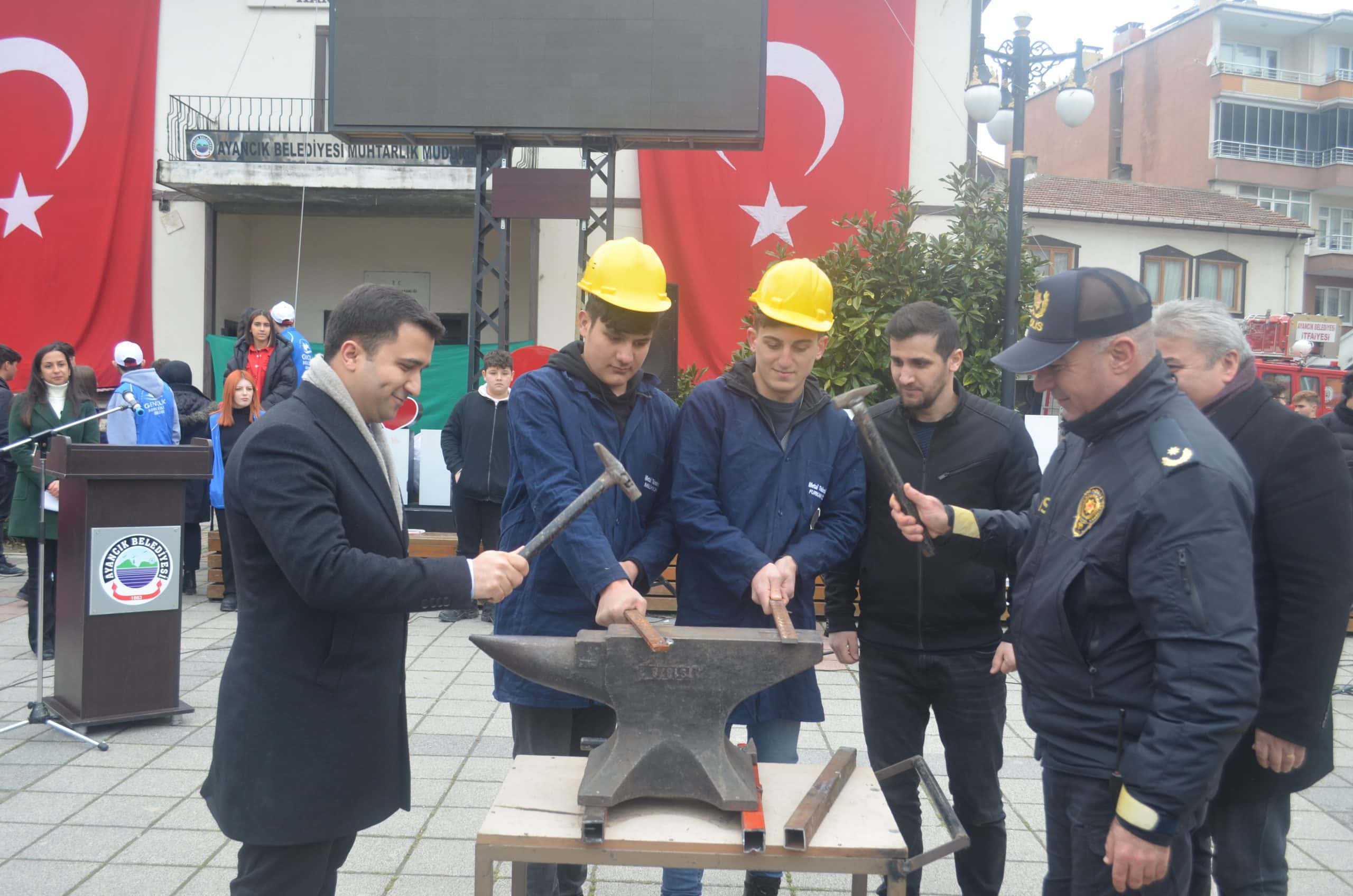 Ayancık'ta Nevruz ateşi yandı