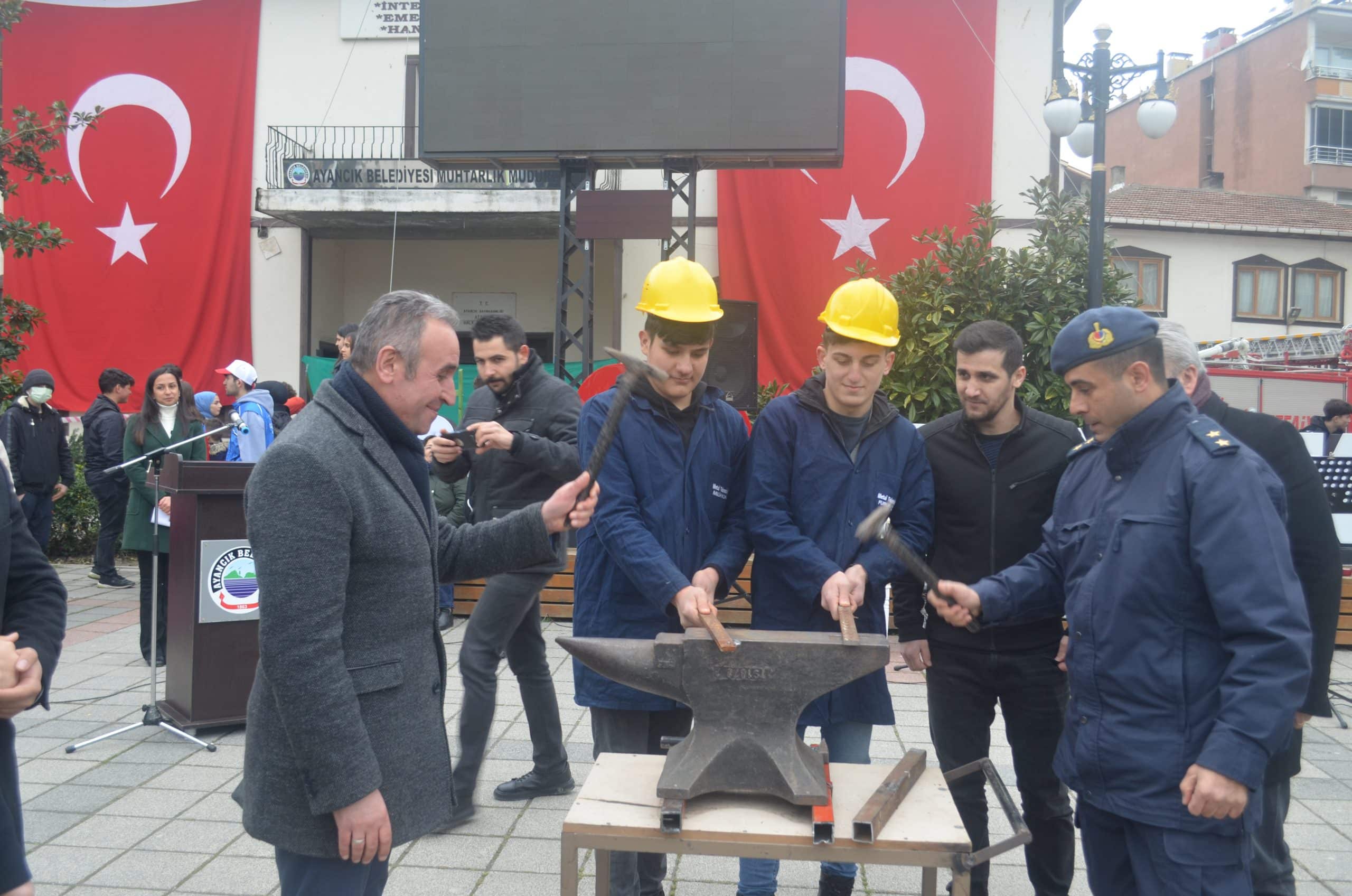 Ayancık'ta Nevruz ateşi yandı