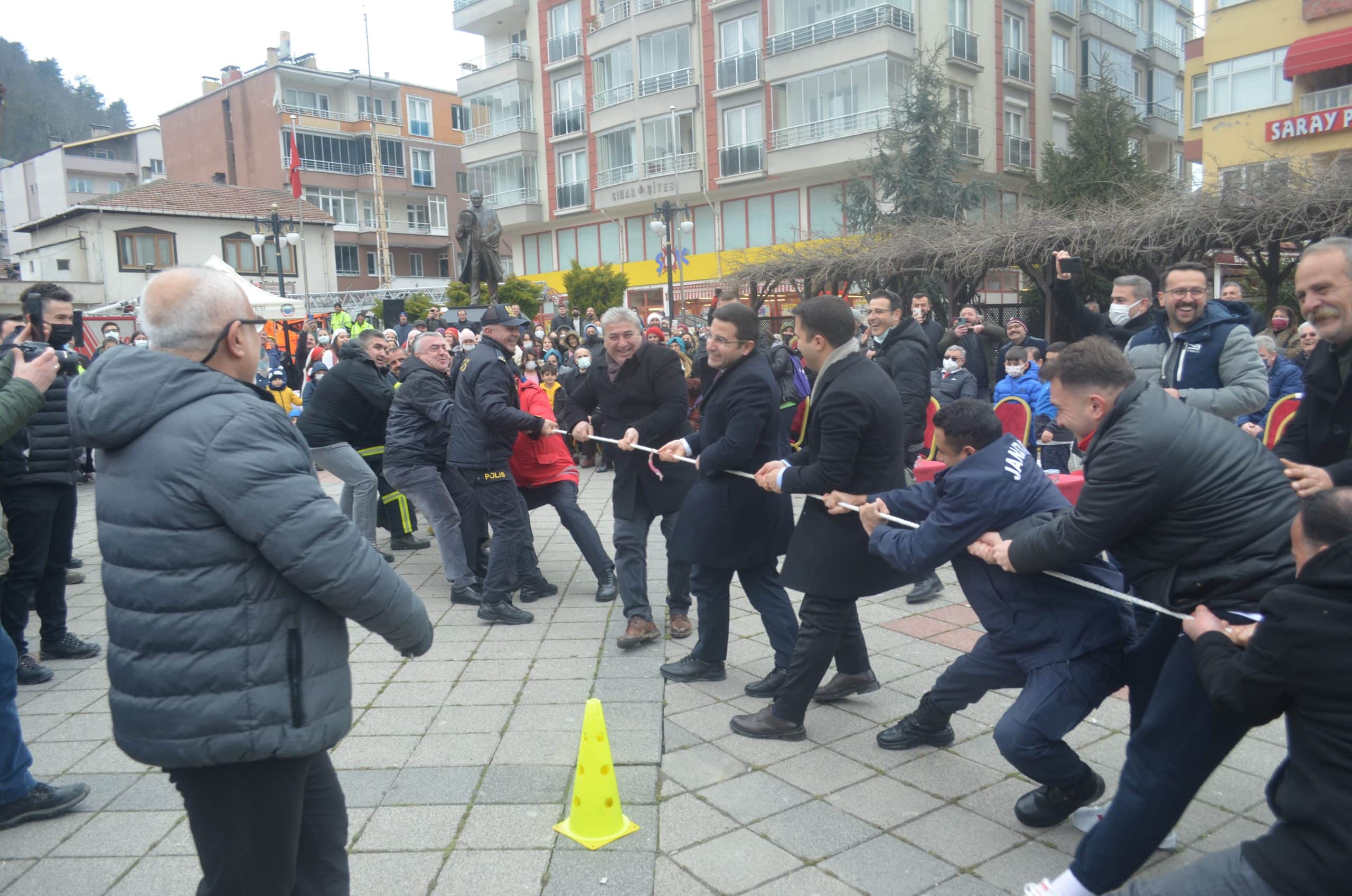Ayancık'ta Nevruz ateşi yandı
