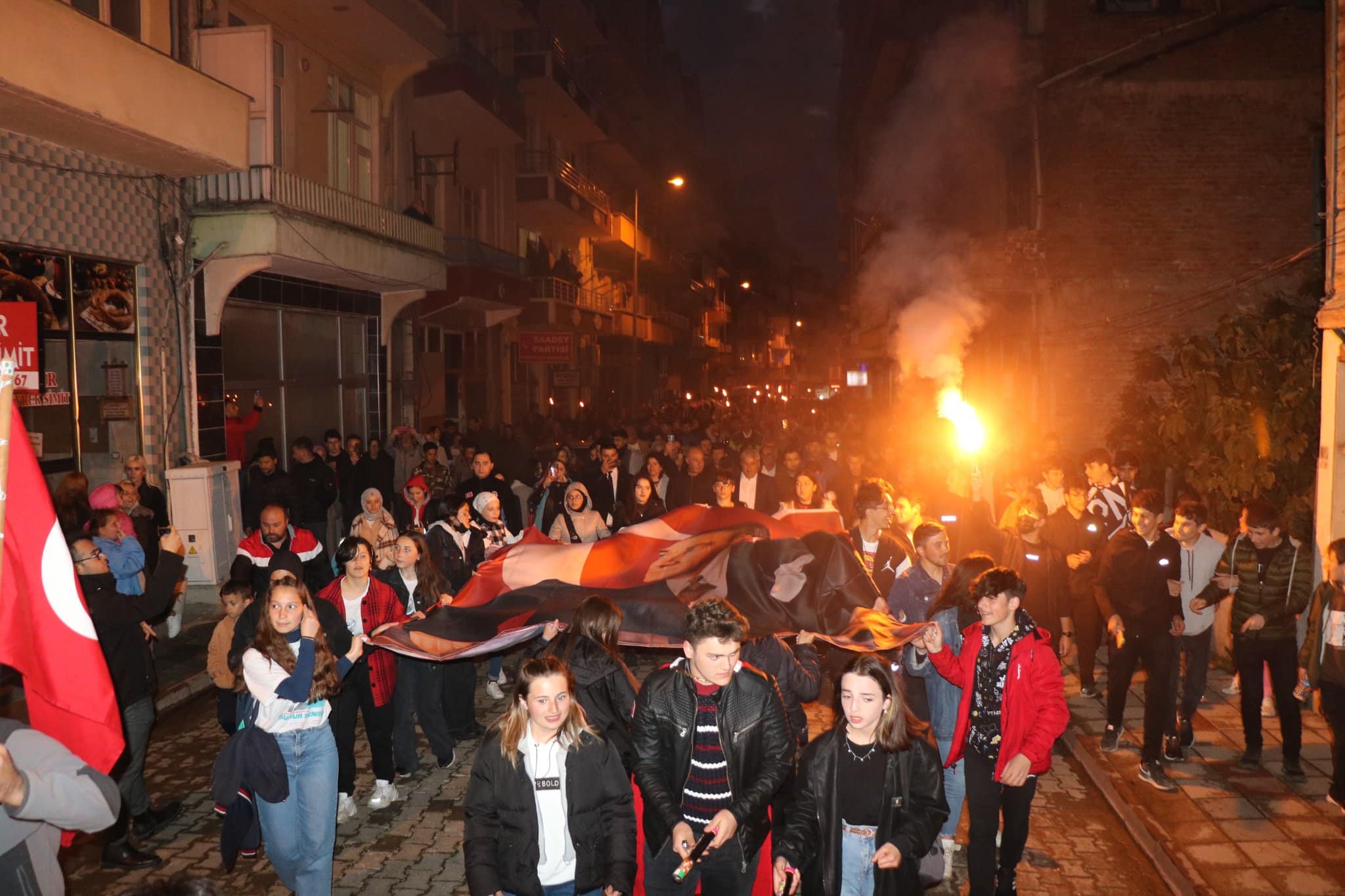 Ayancıklı Gençler "Gençlik Yürüyüşü"nde Buluştu