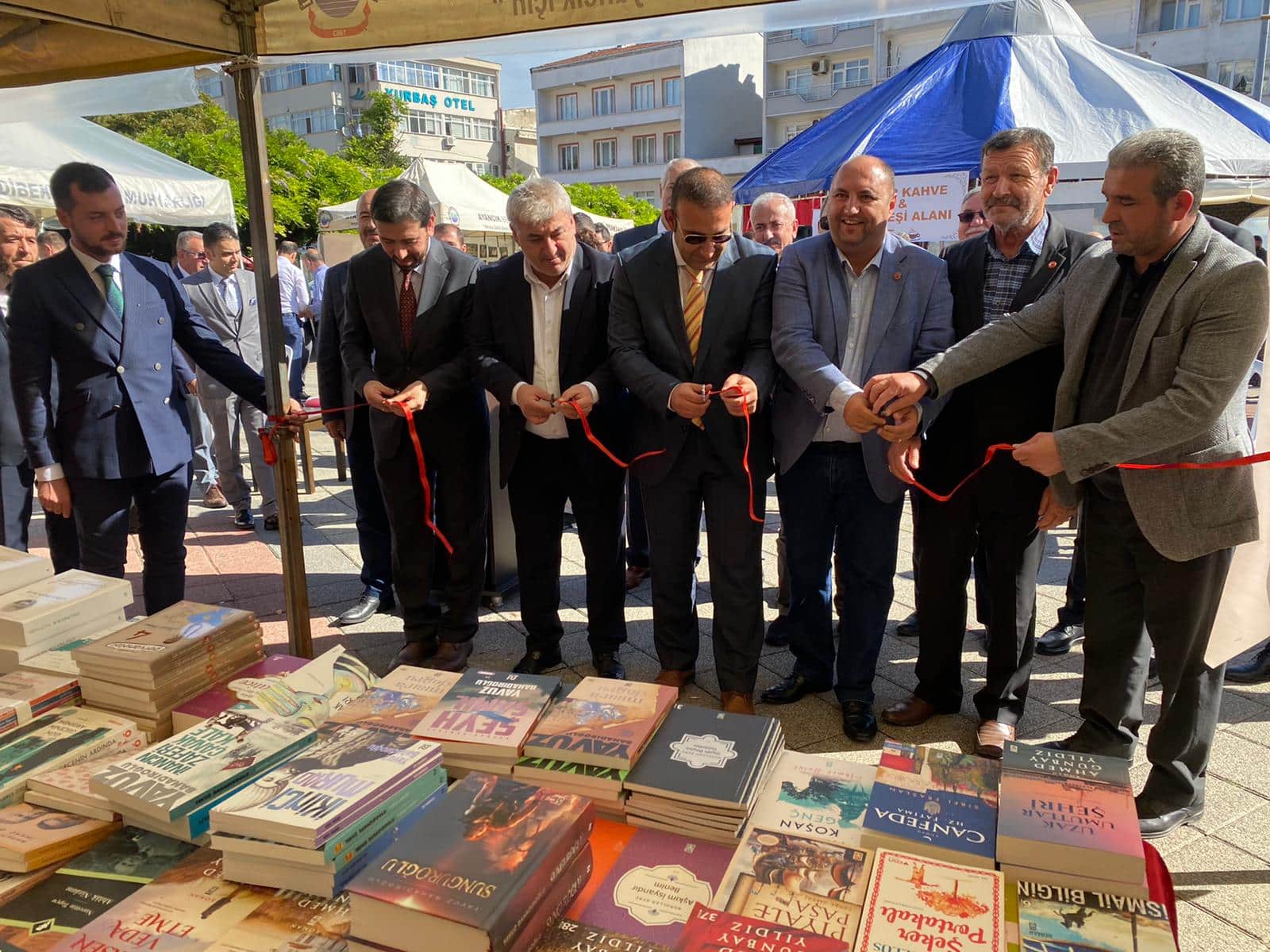 Mevlid-i Nebi Haftasında ilçemizde kitap fuarı ve söyleşi çadırı kuruldu