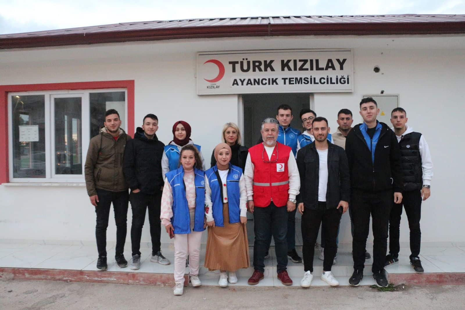 Gençlik Merkezinden Türk Kızılay'a Ziyaret