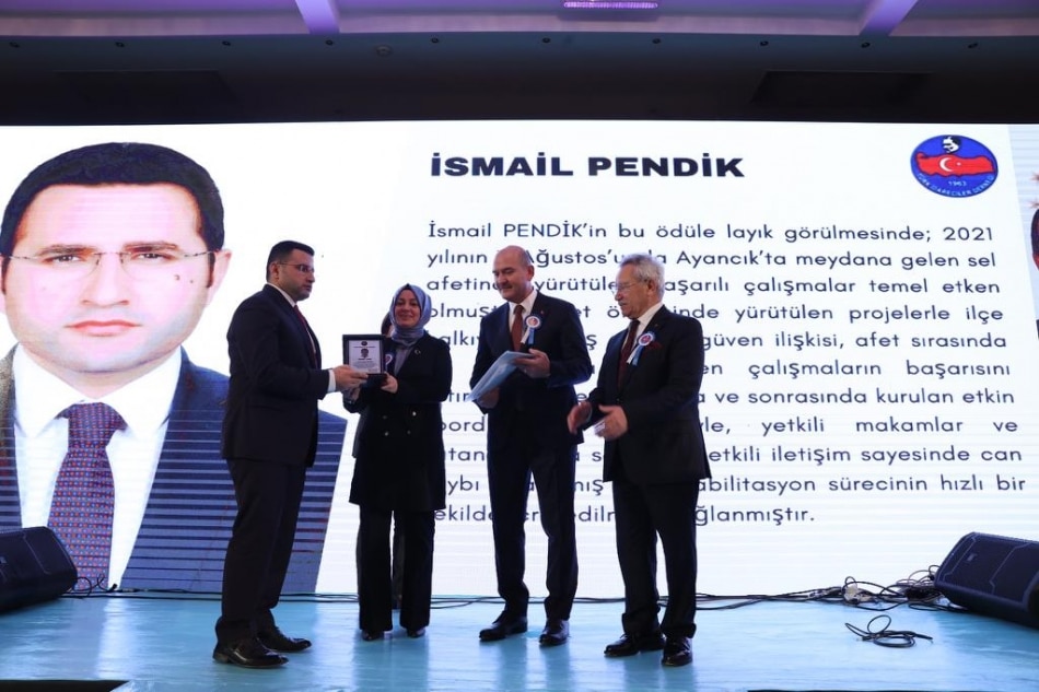 İsmail Pendik'e Üstün Hizmet Ödülü