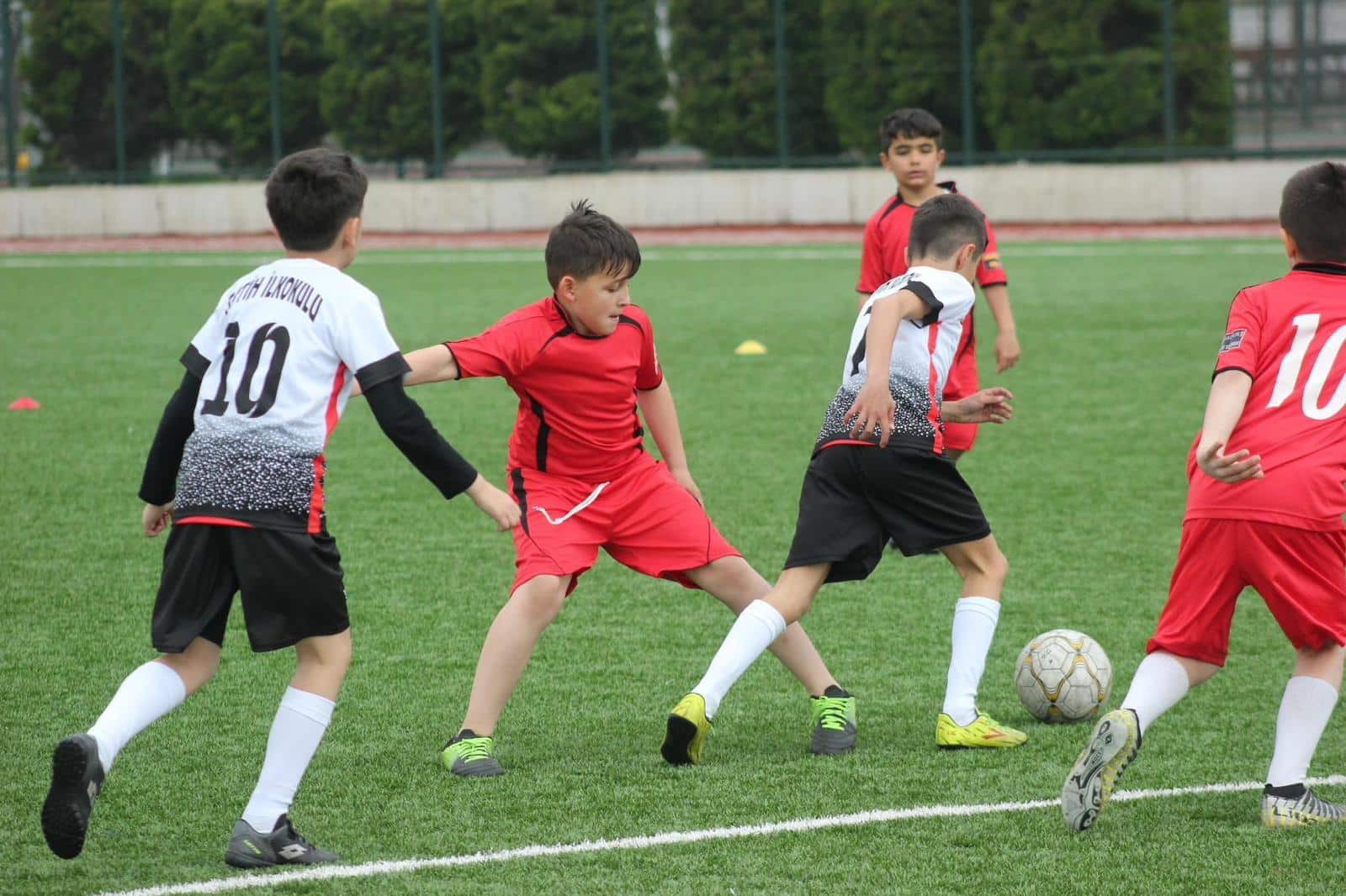 Ayancık'ta 23 Nisan Futbol Turnuvası Düzenlendi