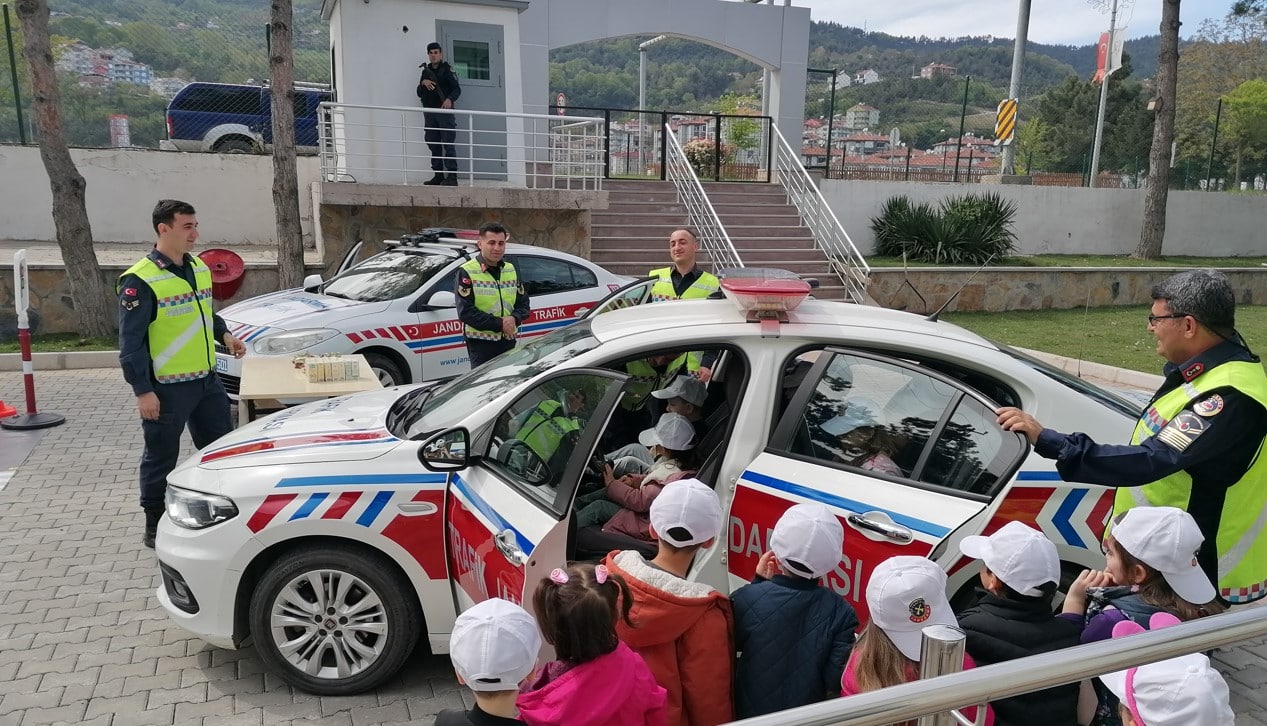 Trafik Haftasında Öğrencilere Uygulamalı Eğitim