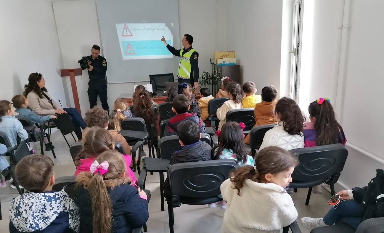 Trafik Haftasında Öğrencilere Uygulamalı Eğitim