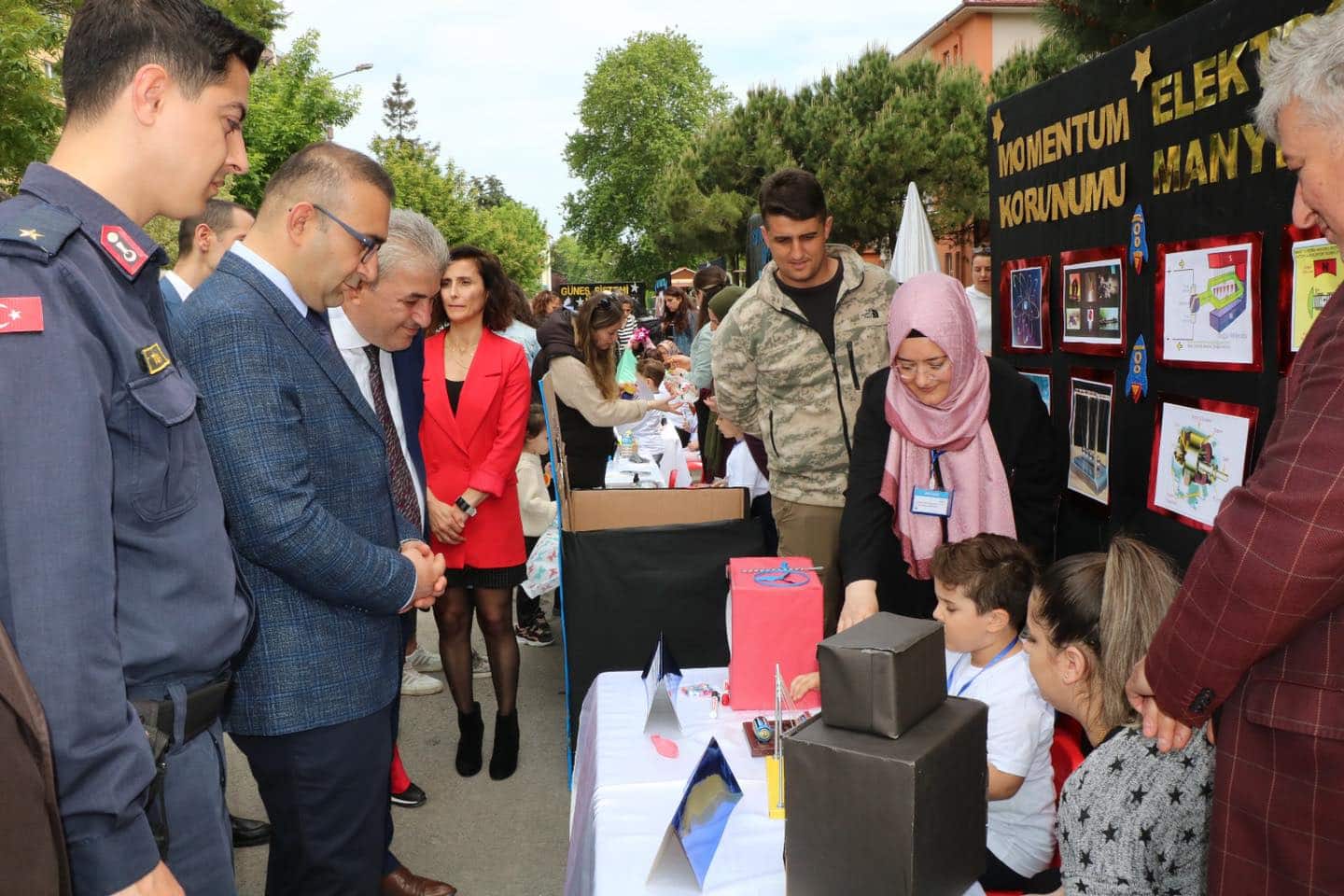 Ayancık'ta Minik Mucitler Bilim Şenliği Düzenlendi